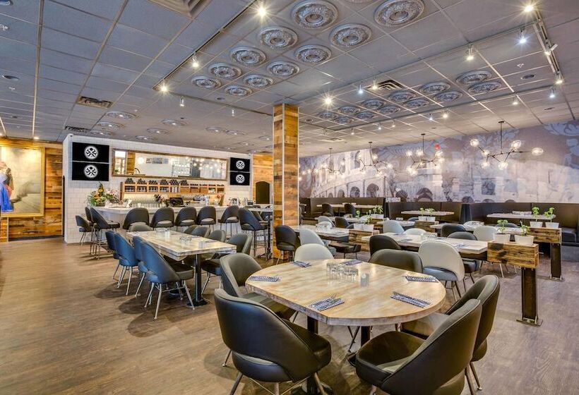 בית מלון כפרי Sandman Signature Lethbridge Lodge