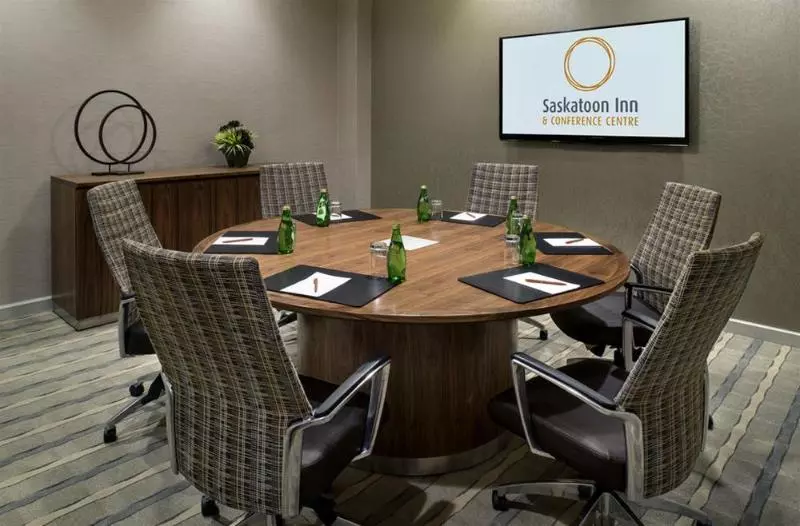 酒店 Saskatoon Inn & Conference Centre