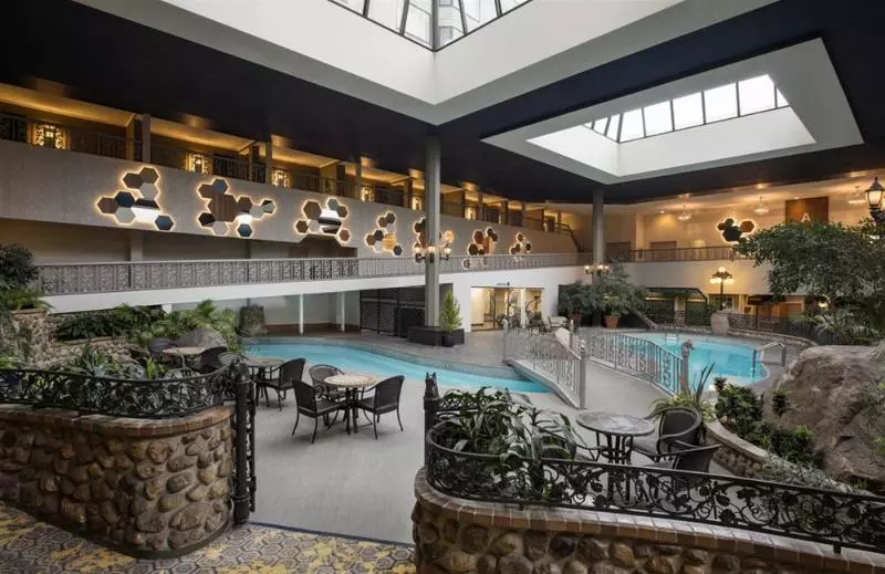 酒店 Saskatoon Inn & Conference Centre
