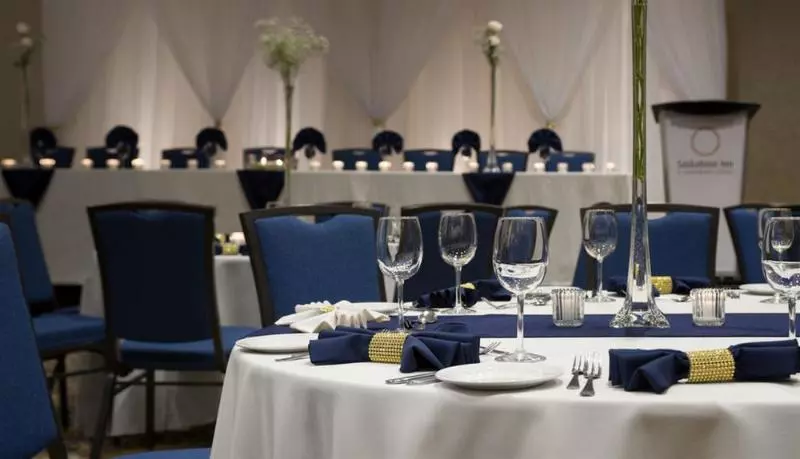 酒店 Saskatoon Inn & Conference Centre