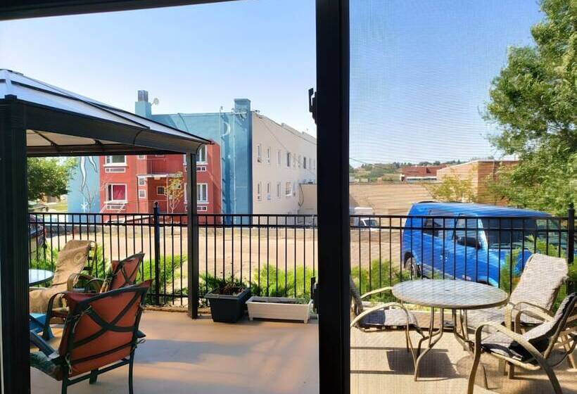 هتل The Medicine Hat Villa