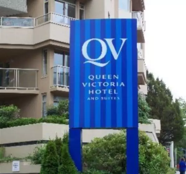 Отель The Q Apartments