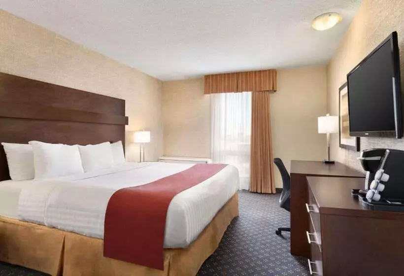 בית מלון כפרי Travelodge By Wyndham North Battleford