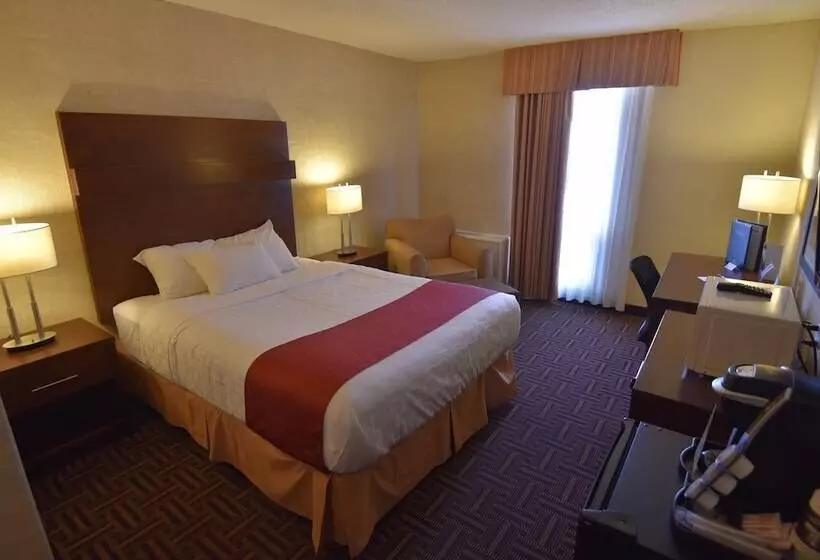 בית מלון כפרי Travelodge By Wyndham North Battleford