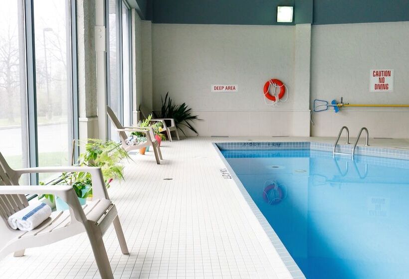 فندق Travelodge By Wyndham Ottawa East