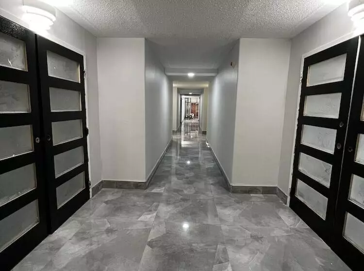 ホテル Travelodge By Wyndham Regina