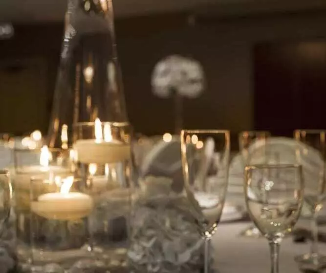 Poco Inn And Suites Hotel & Conference Centre