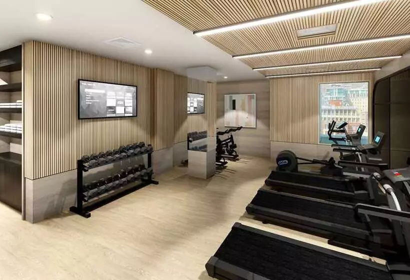 Vogue Hotel Montreal Downtown, Curio Collection By Hilton