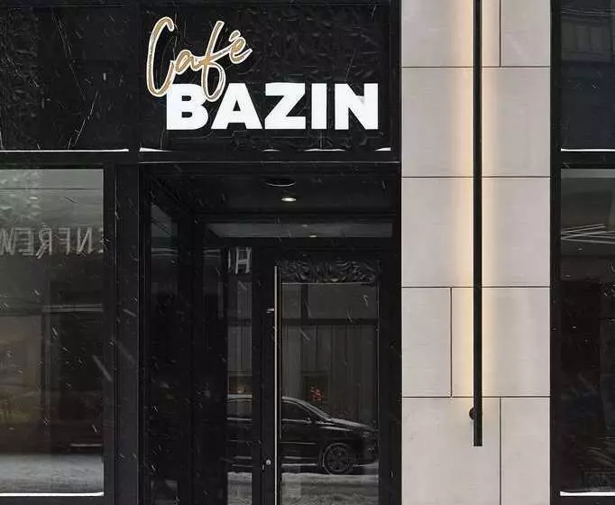 Vogue Hotel Montreal Downtown, Curio Collection By Hilton