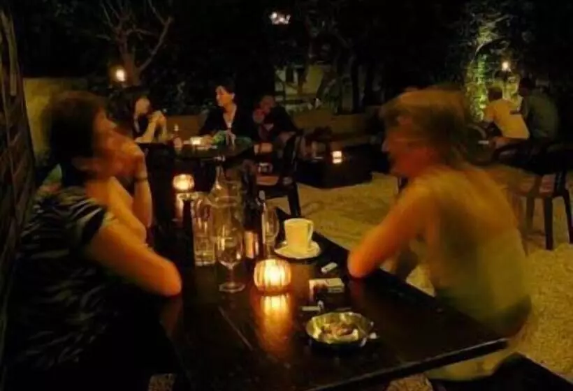 Hirschen Backpacker Hotel & Pub