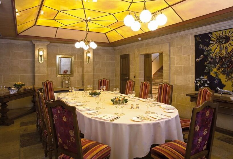 هتل De La Cigogne