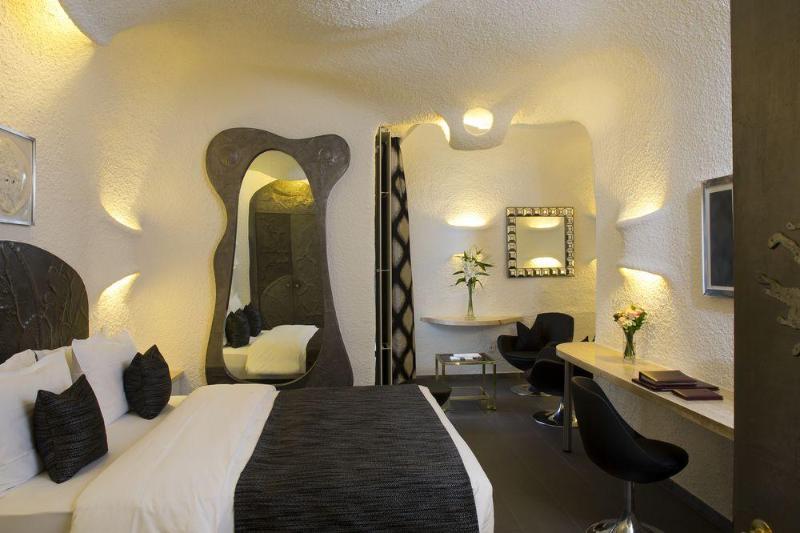 هتل De La Cigogne