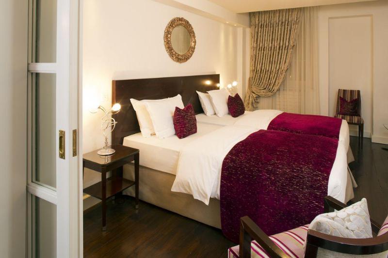 هتل De La Cigogne