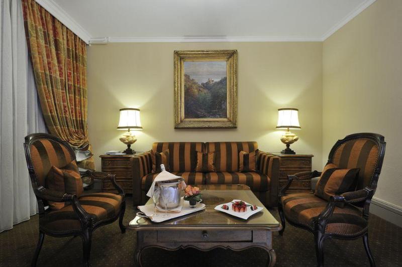 هتل De La Cigogne