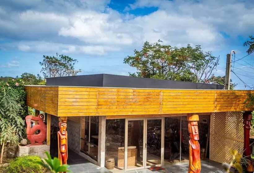 هتل Easter Island Ecolodge