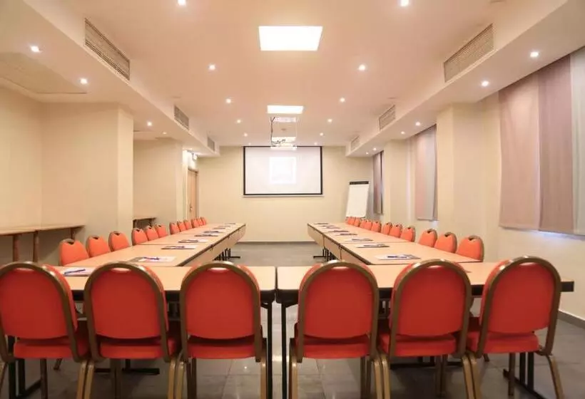 هتل Ibis Styles Abidjan Marcory