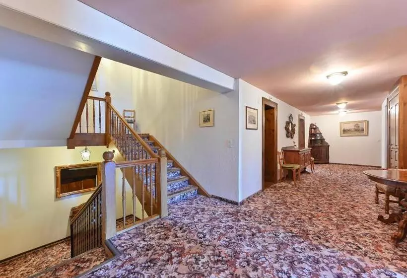 בית מלון כפרי Rheinfels