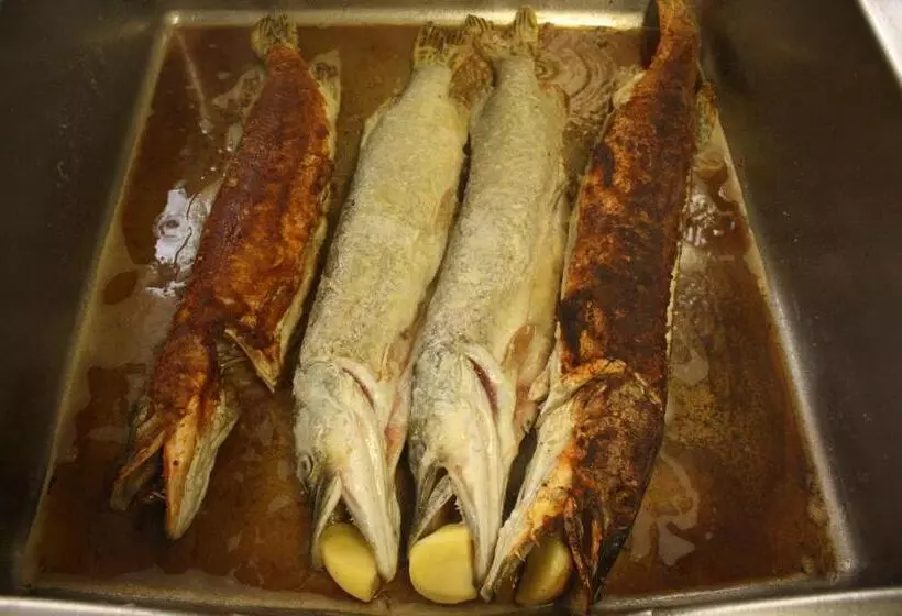 בית מלון כפרי Rheinfels