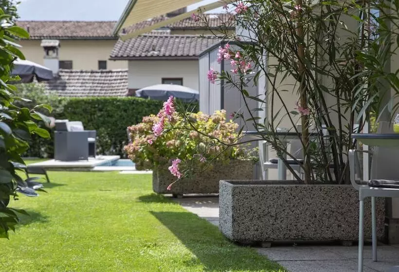 Smart Hotel Minusio, A Benvenuti