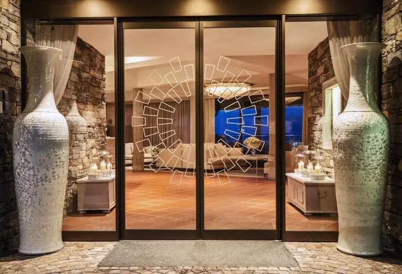 Отель Villa Orselina Small Luxury