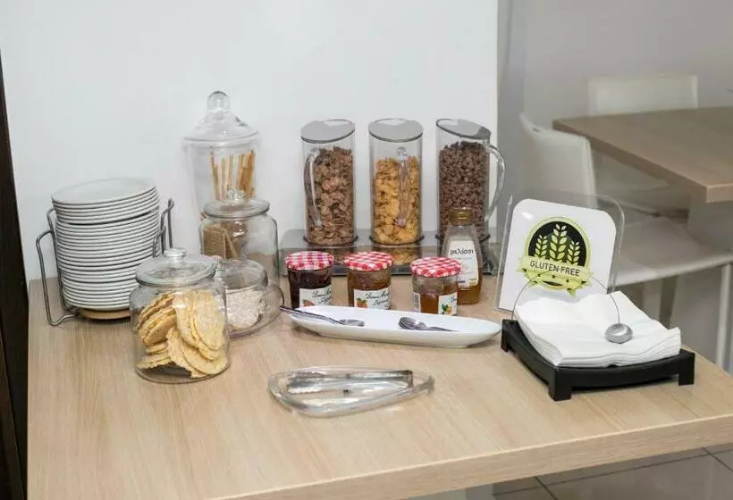 Les Palmiers Beach Boutique Hotel & Luxury Apartments