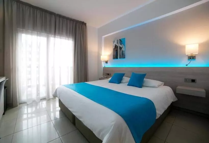 Les Palmiers Beach Boutique Hotel & Luxury Apartments