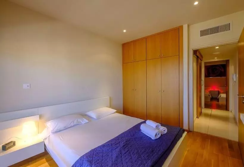 Les Palmiers Beach Boutique Hotel & Luxury Apartments