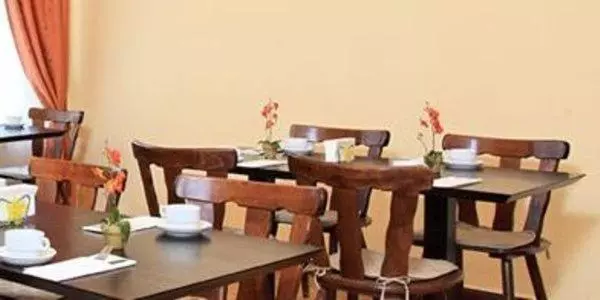 هتل Pension Cortina