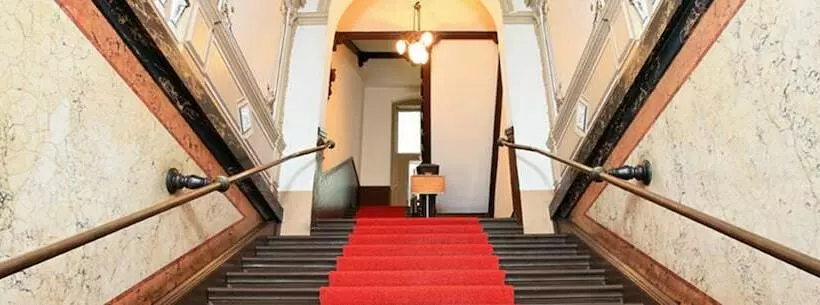 هتل Pension Cortina