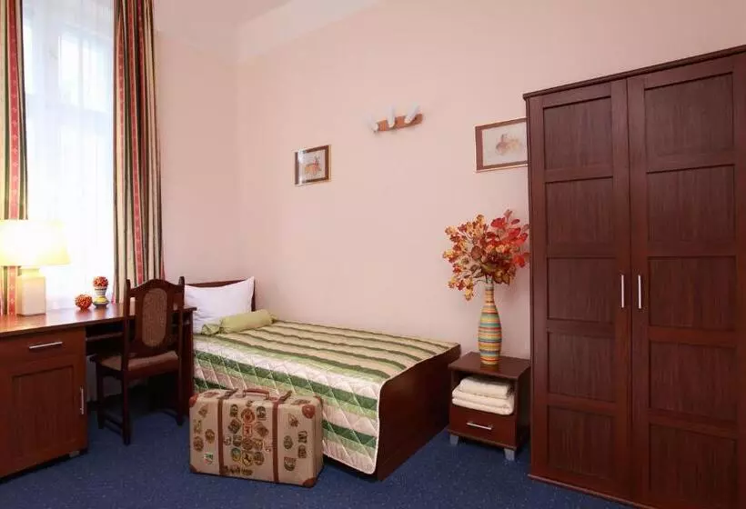 هتل Pension Cortina