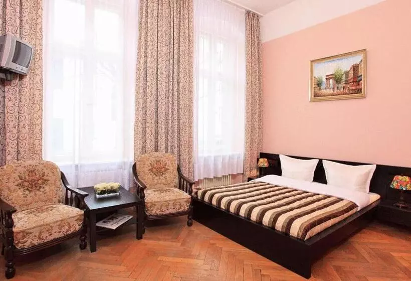 هتل Pension Cortina