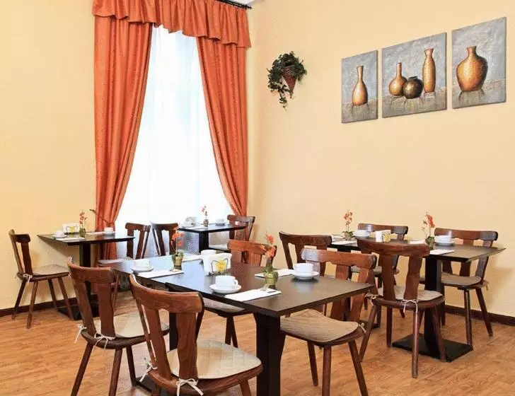 هتل Pension Cortina