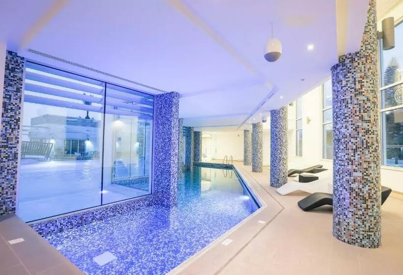 Vassos Nissi Plage Hotel & Spa