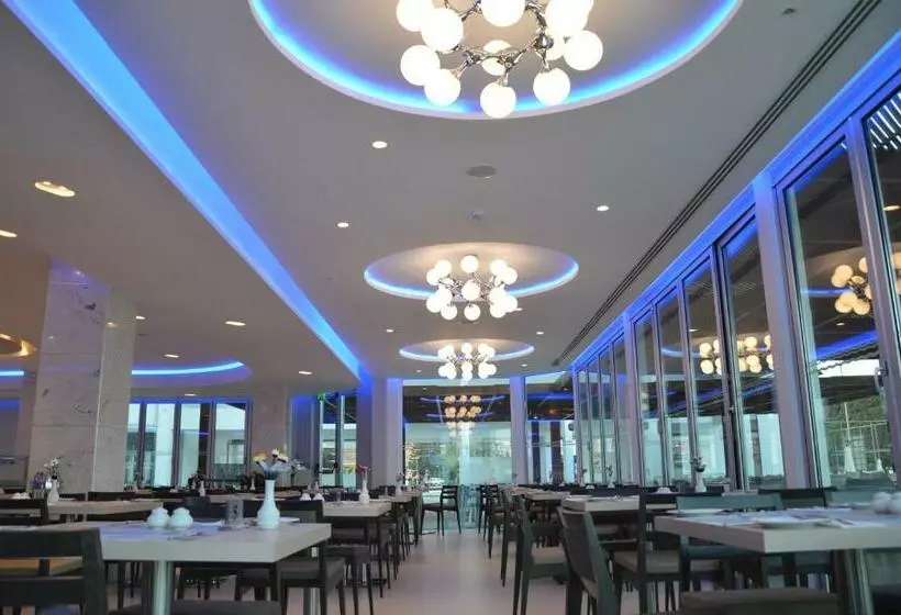 Vassos Nissi Plage Hotel & Spa