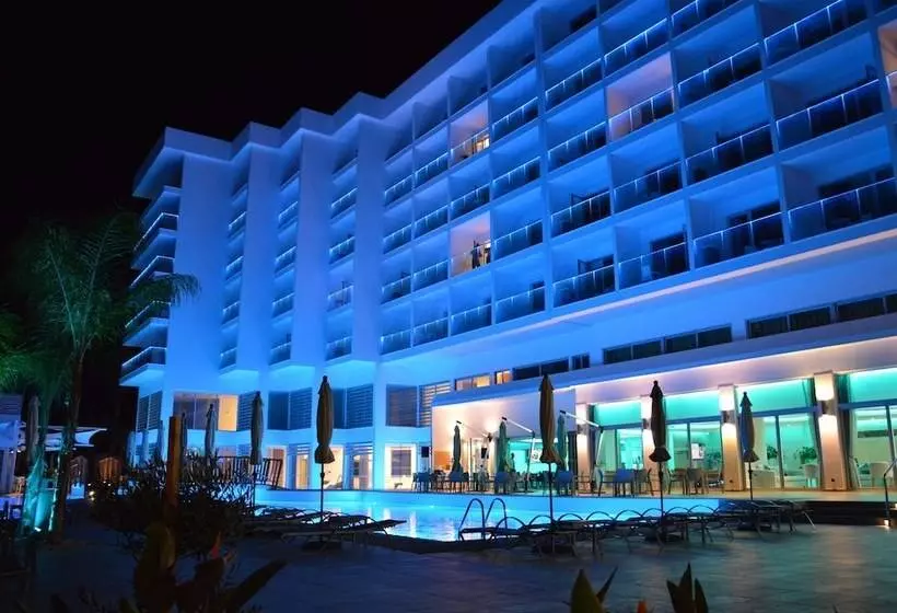 Vassos Nissi Plage Hotel & Spa