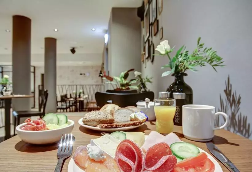 هتل Vienna House Easy by Wyndham Hamburg