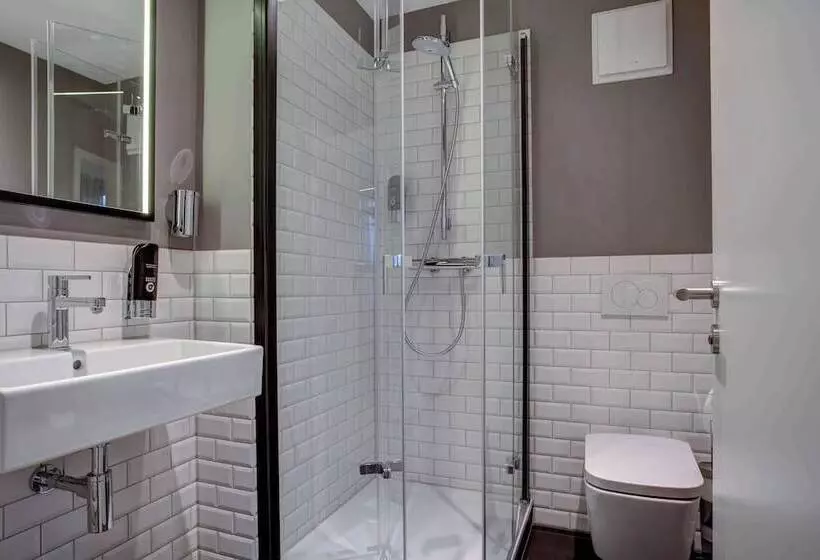 هتل Vienna House Easy by Wyndham Hamburg