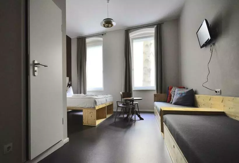 The Cat's Pajamas Hostel