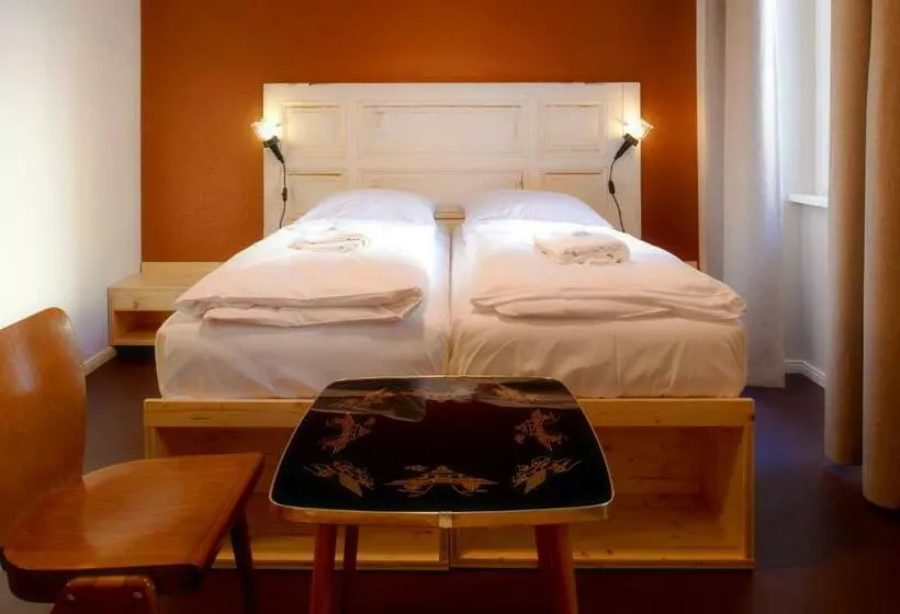 The Cat's Pajamas Hostel