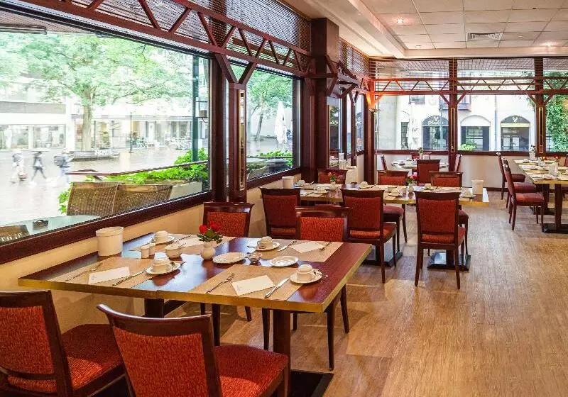 בית מלון כפרי Golden Tulip Bielefeld