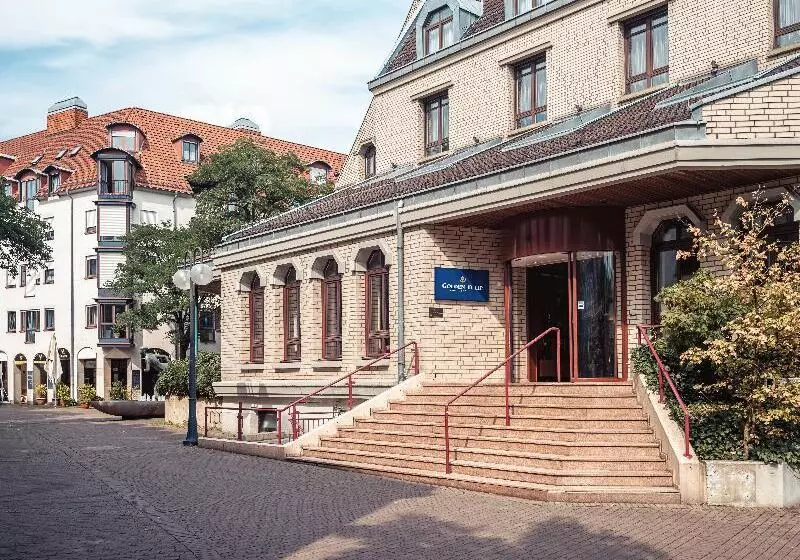 בית מלון כפרי Golden Tulip Bielefeld