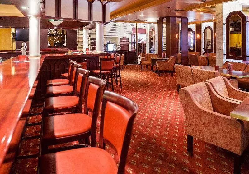 בית מלון כפרי Golden Tulip Bielefeld