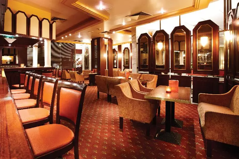 בית מלון כפרי Golden Tulip Bielefeld