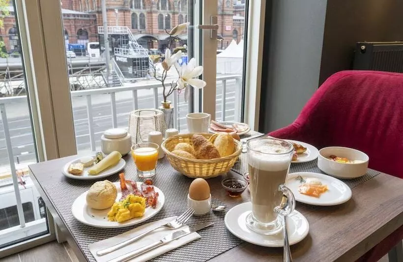 هتل Plaza Premium Columbus Bremen