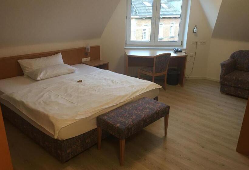 فندق Barbarossa Karlsruhe Stadtmitte