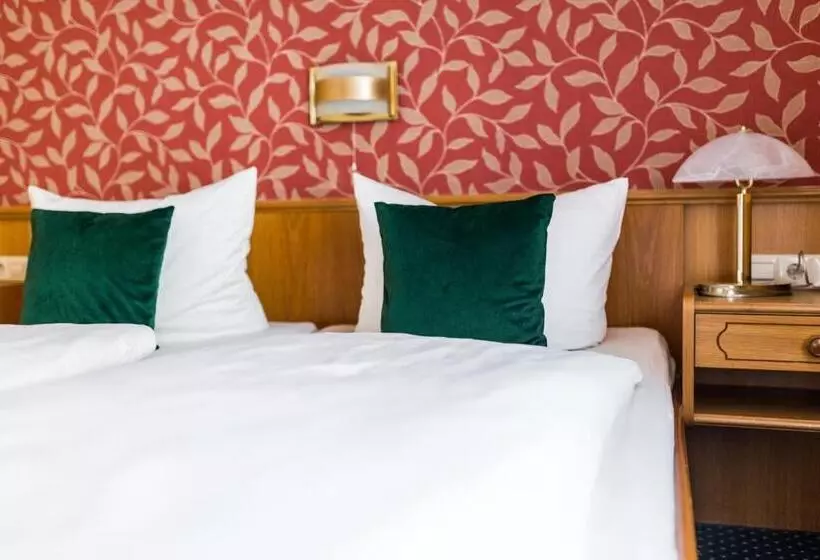 Отель Löwen Weinstube