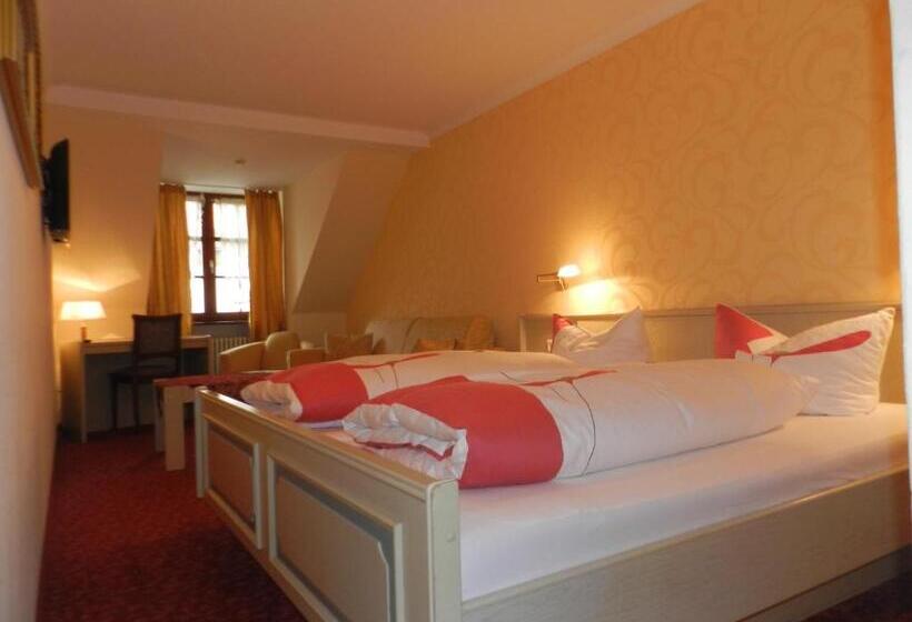 Отель Löwen Weinstube