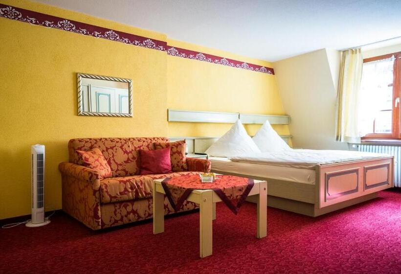 Отель Löwen Weinstube