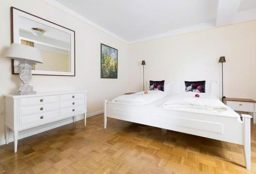 Отель Löwen Weinstube