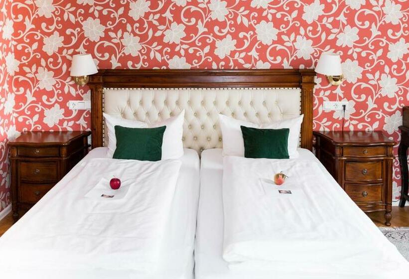 Отель Löwen Weinstube